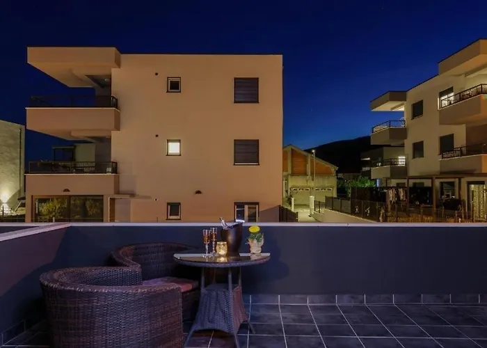 With A Parking Space - 24051 Trogir