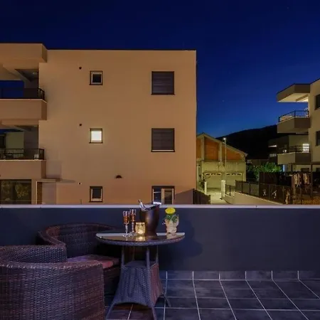 With A Parking Space - 24051 Trogir