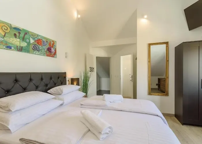 With A Parking Space - 24051 3* Τρογκίρ